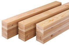 外層にベイマツ、内層にスギを配置したハイブリッドビーム(中国木材(株)